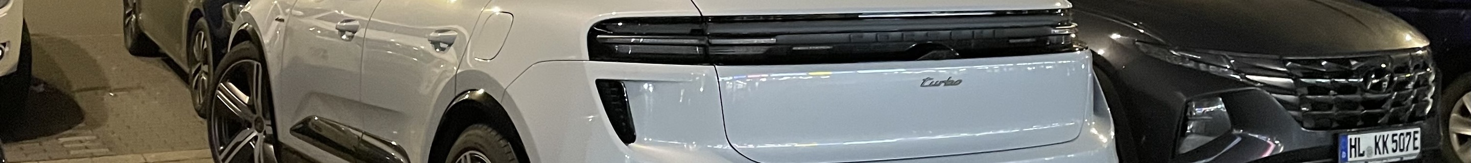 Porsche Macan EV Turbo