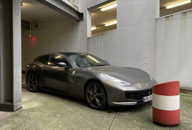 Ferrari GTC4Lusso