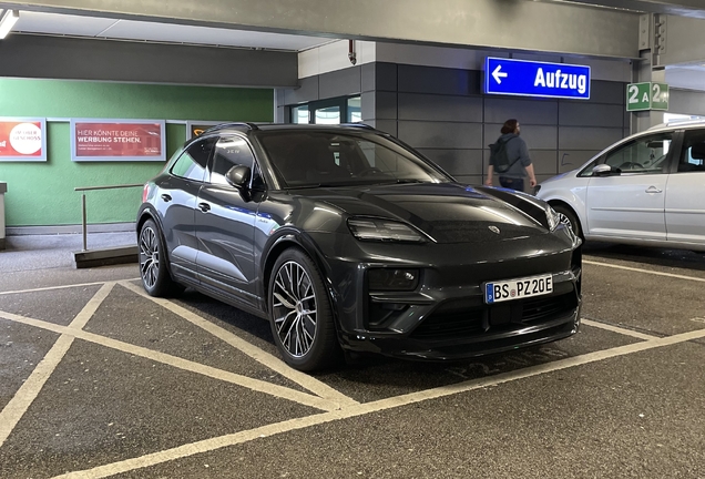 Porsche Macan EV Turbo