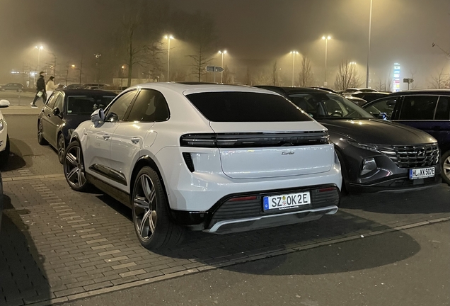 Porsche Macan EV Turbo