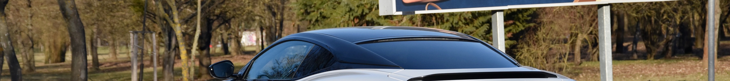 Aston Martin DBS Superleggera