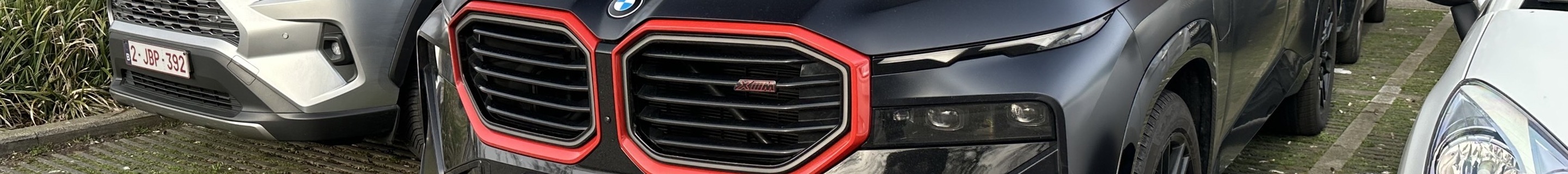 BMW XM G09 Label Red