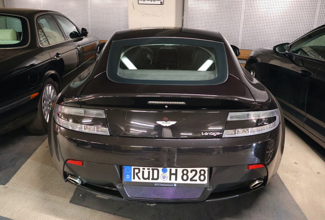 Aston Martin V8 Vantage 2012