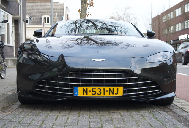 Aston Martin V8 Vantage 2018