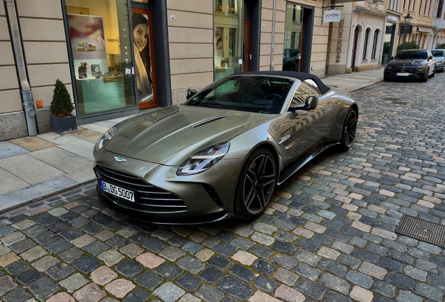 Aston Martin V8 Vantage Roadster 2025