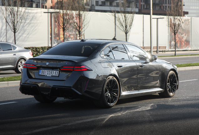 BMW M5 G90