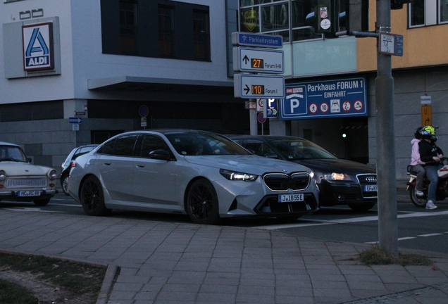 BMW M5 G90