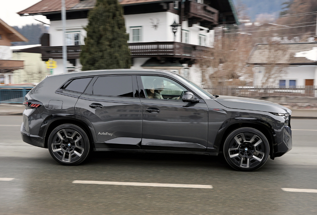 BMW XM G09 Label Red