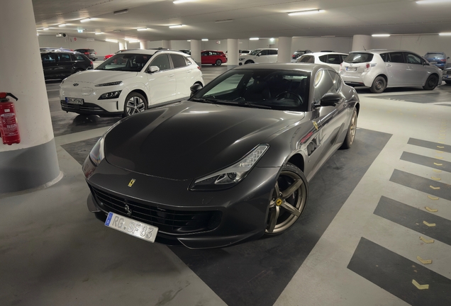 Ferrari GTC4Lusso