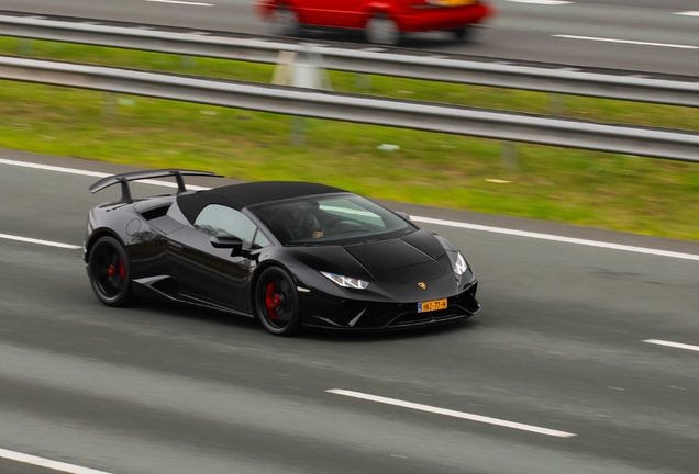 Lamborghini Huracán LP640-4 Performante Spyder