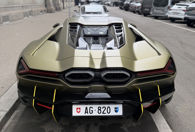 Lamborghini Revuelto