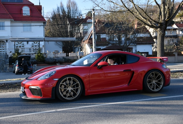 Porsche 718 Cayman GT4