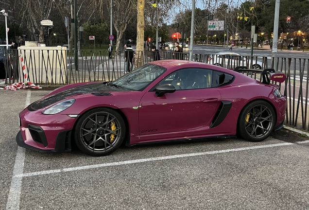 Porsche 718 Cayman GT4 RS Weissach Package