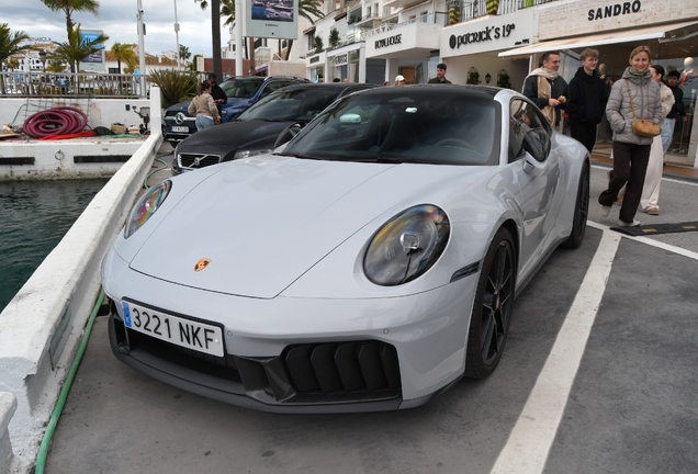 Porsche 992 Carrera 4 GTS MkII