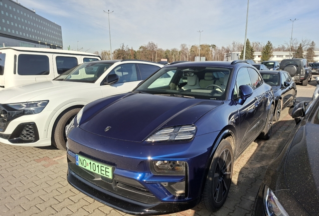 Porsche Macan EV Turbo