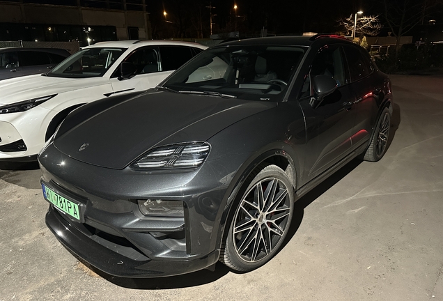 Porsche Macan EV Turbo