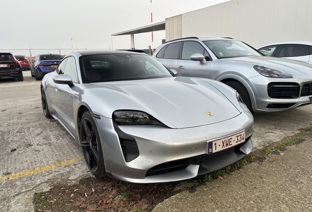 Porsche Taycan Turbo