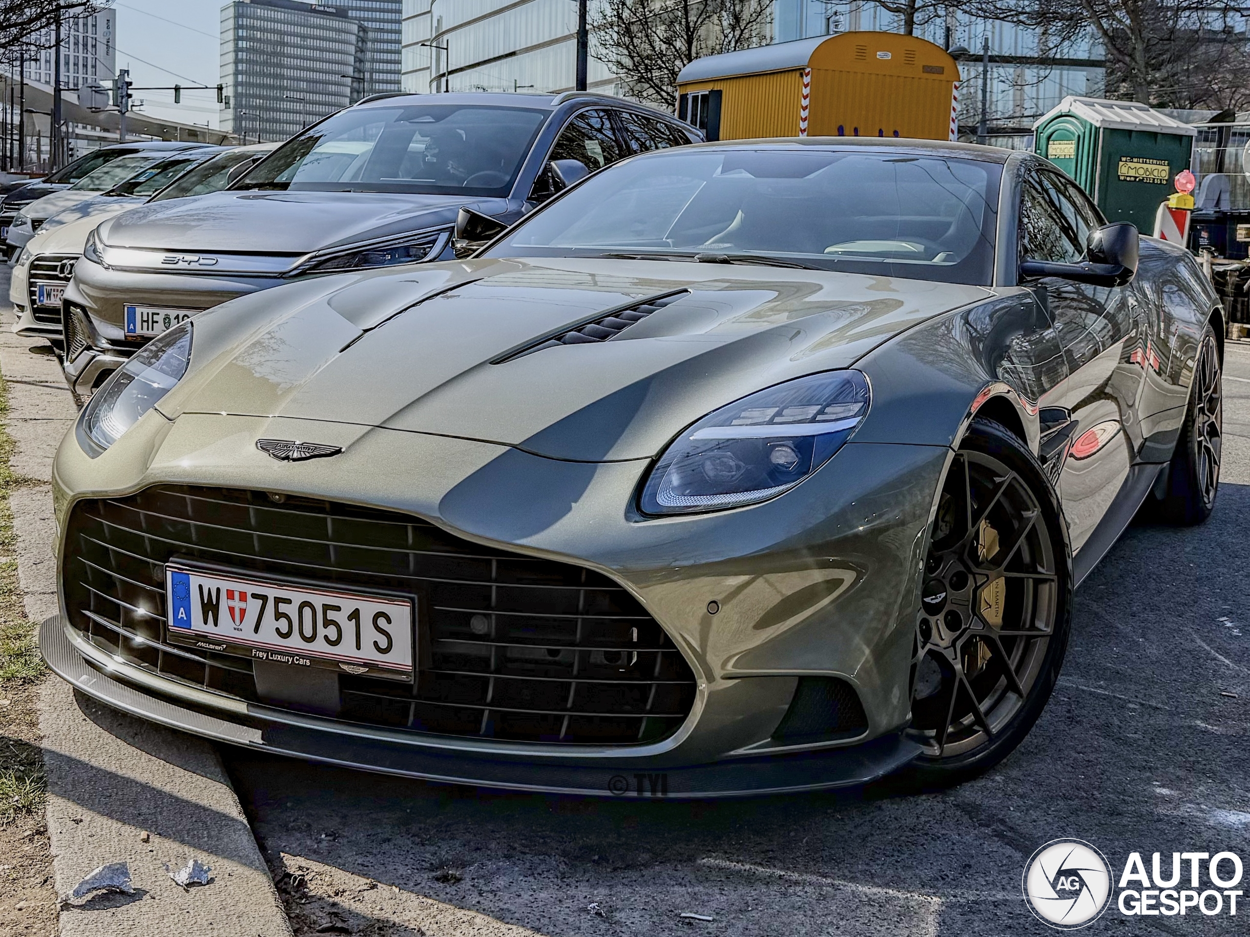 Aston Martin Vanquish 2025