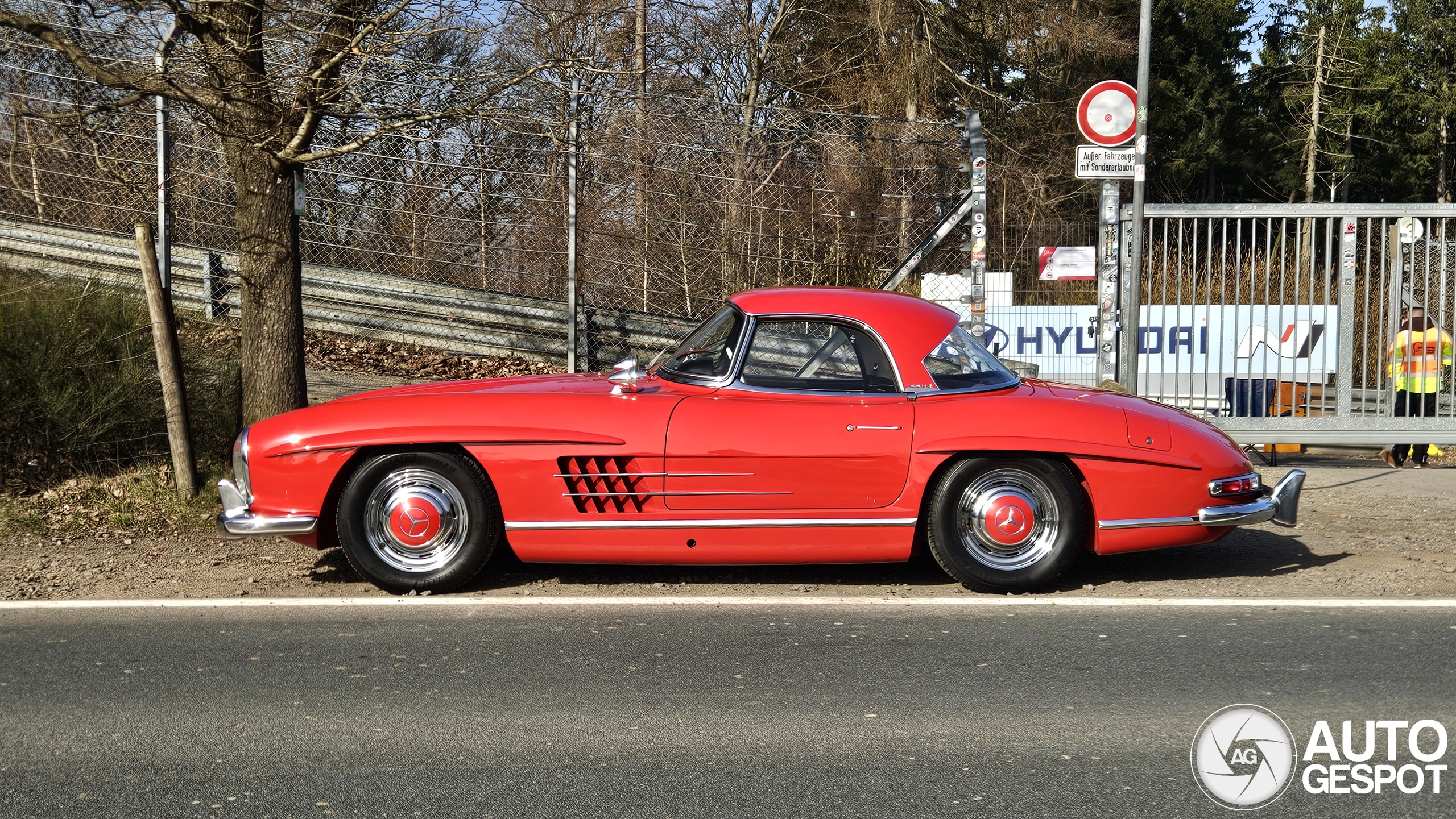 Mercedes-Benz 300SL Roadster