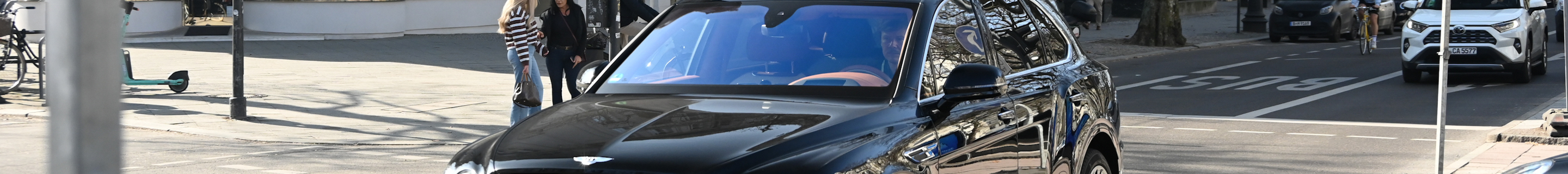 Bentley Bentayga Azure