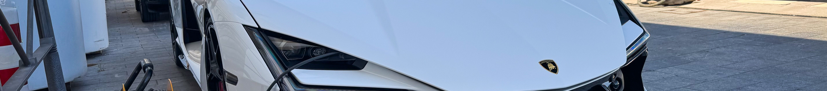 Lamborghini Revuelto
