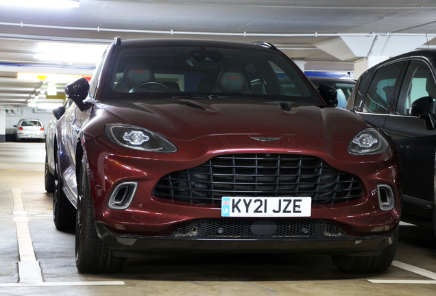 Aston Martin DBX