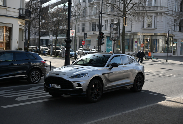 Aston Martin DBX707