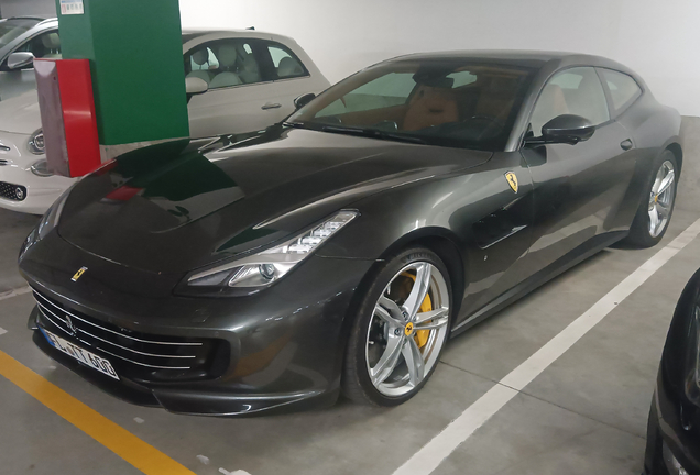 Ferrari GTC4Lusso