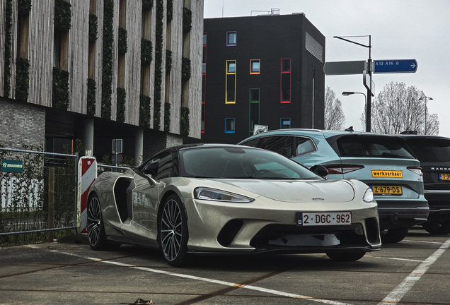 McLaren GT