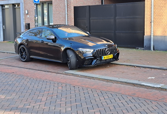 Mercedes-AMG GT 63 S X290