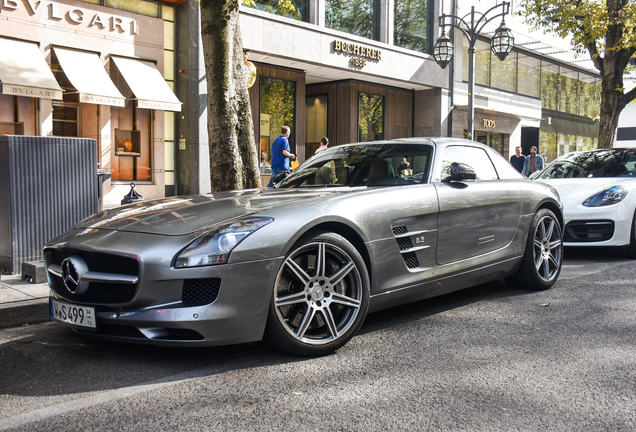 Mercedes-Benz SLS AMG