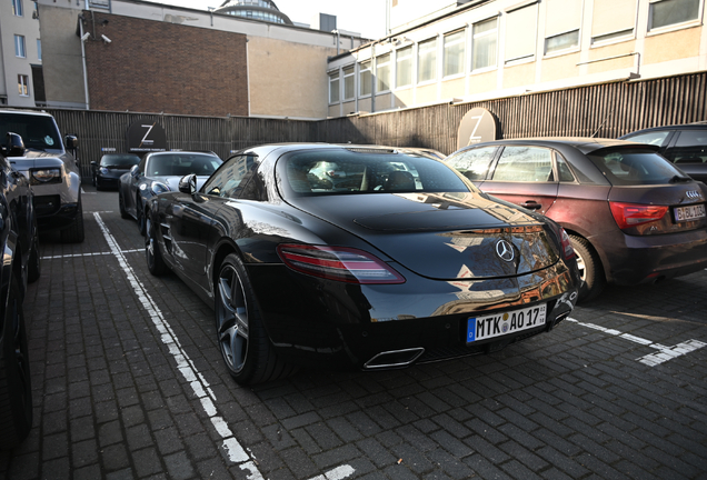 Mercedes-Benz SLS AMG