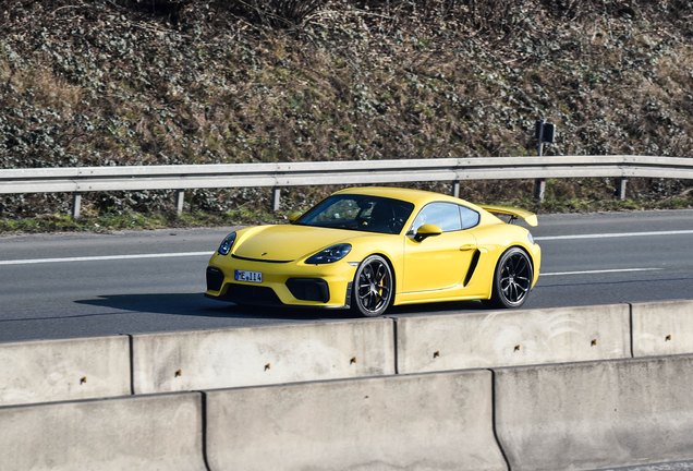 Porsche 718 Cayman GT4