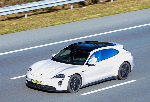 Porsche Taycan GTS Sport Turismo