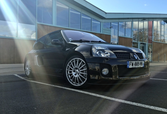 Renault Clio V6 Phase II