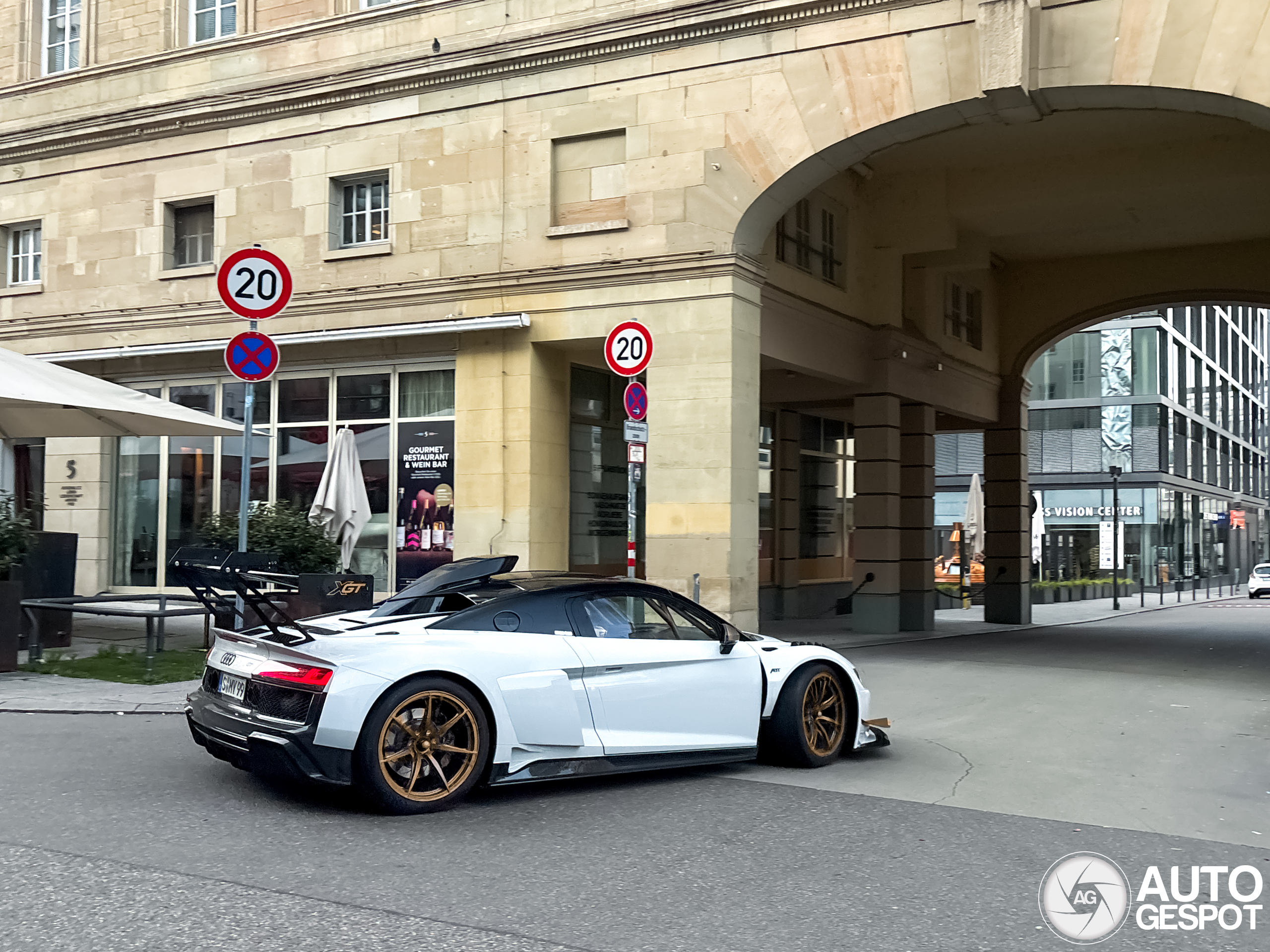 Bokkend door de stad: Audi ABT R8 XGT
