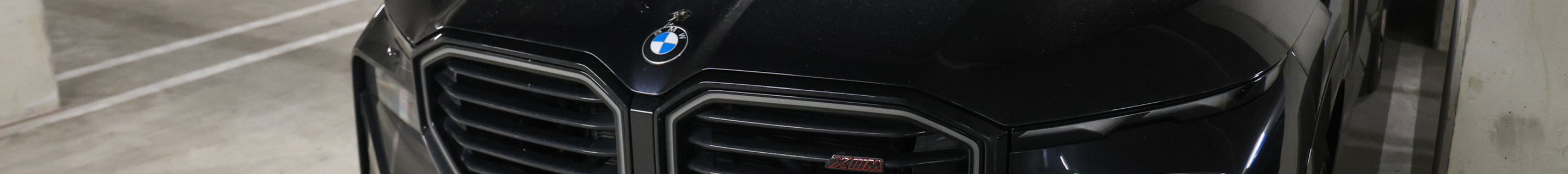 BMW XM G09 Label Red