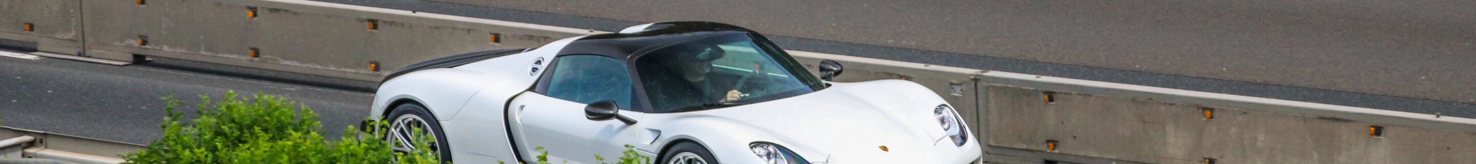 Porsche 918 Spyder Weissach Package