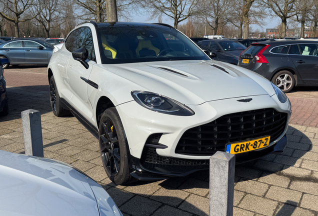 Aston Martin DBX707