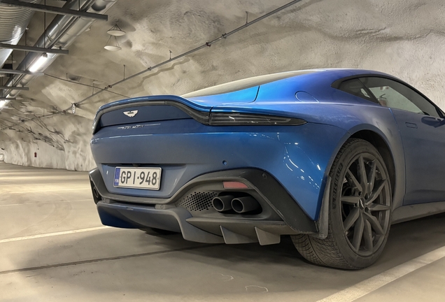 Aston Martin V8 Vantage 2018