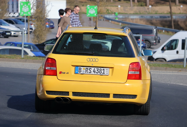 Audi RS4 Avant B5