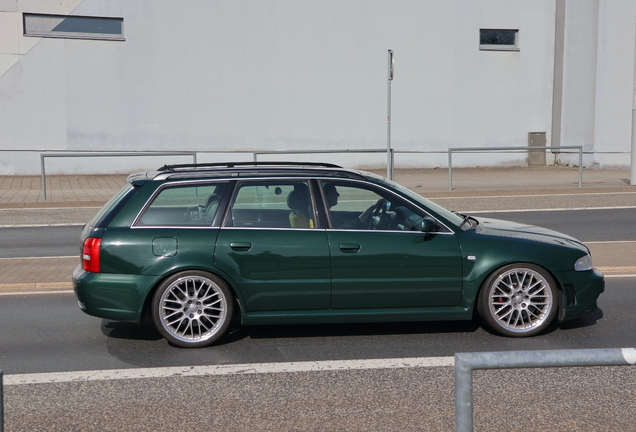 Audi RS4 Avant B5