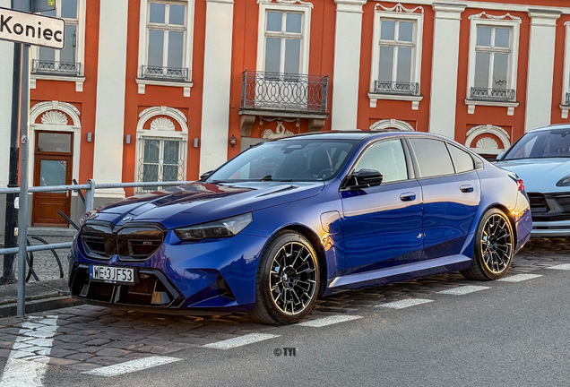 BMW M5 G90