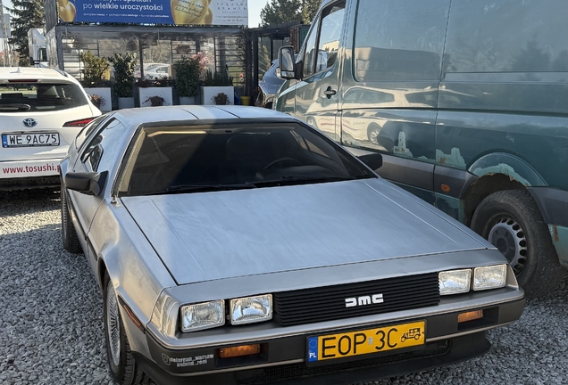 DeLorean DMC-12