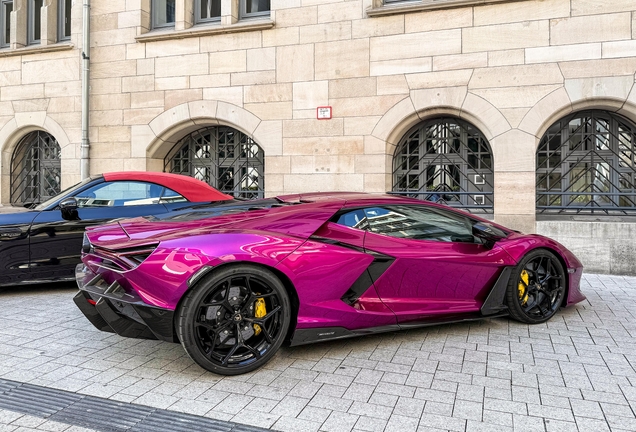 Lamborghini Revuelto