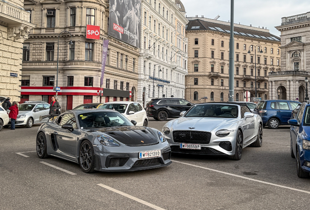 Porsche 718 Cayman GT4 RS Weissach Package