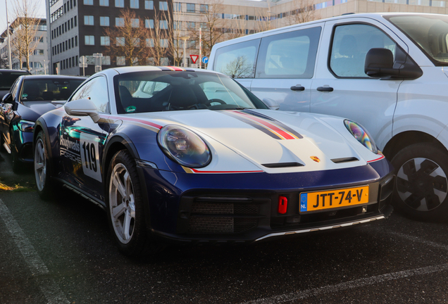 Porsche 992 Dakar