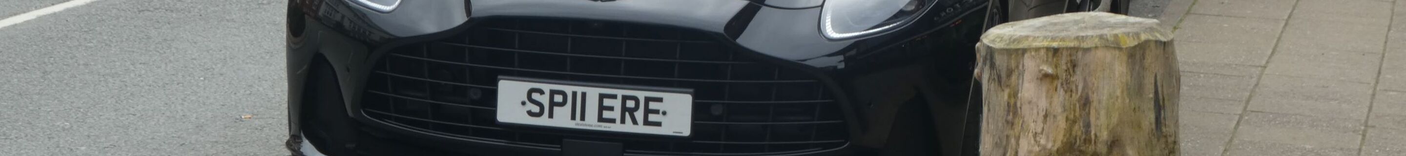 Aston Martin DB12 Volante