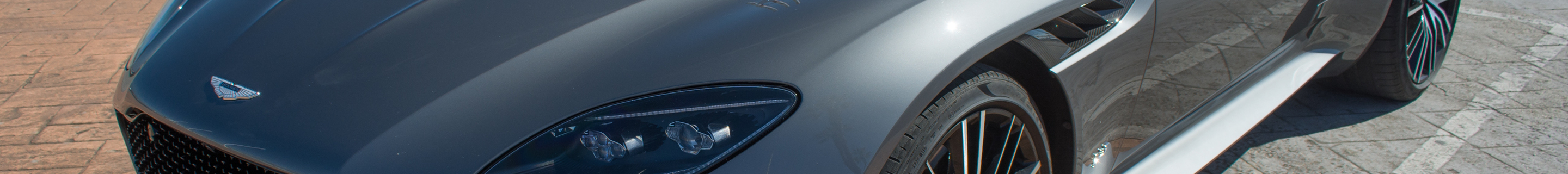 Aston Martin DBS Superleggera Volante