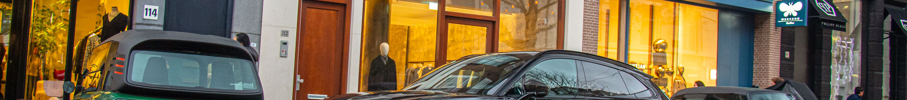 Aston Martin DBX707